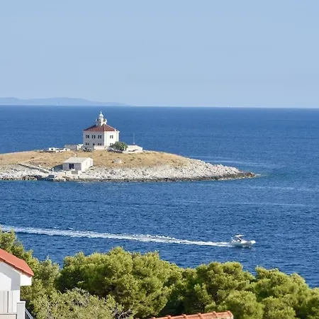 4 Bedrooms Hvar Located 100m From The Sea And 1,5 Km From Hvar Old Town