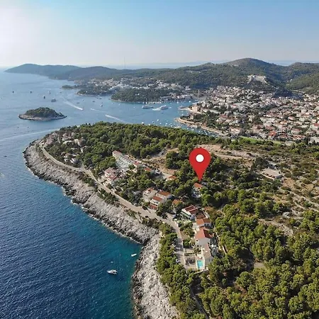 4 Bedrooms Hvar Located 100m From The Sea And 1,5 Km From Hvar Old Town * Hvar Town